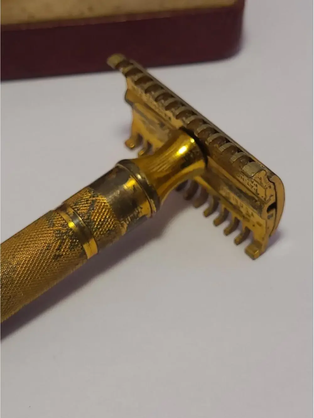 Vintage Gillette Gold Tone Safety Razor Pat 1858316 Repat 17567 + Case & Blade